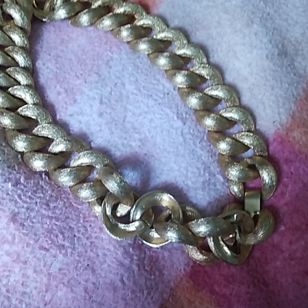 Gold choker necklace